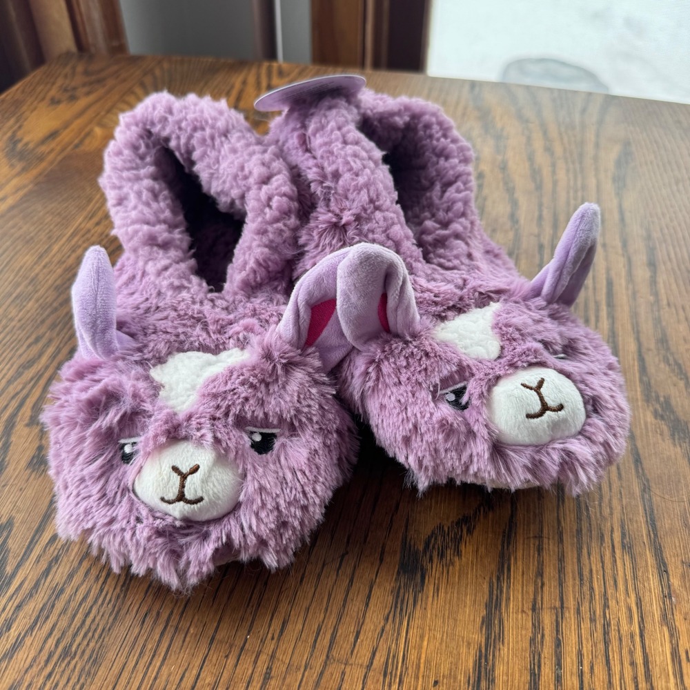 Snoozies Purple Llama Plush Slippers Non-Skid Cozy Foot Coverings M 7-8 NWT